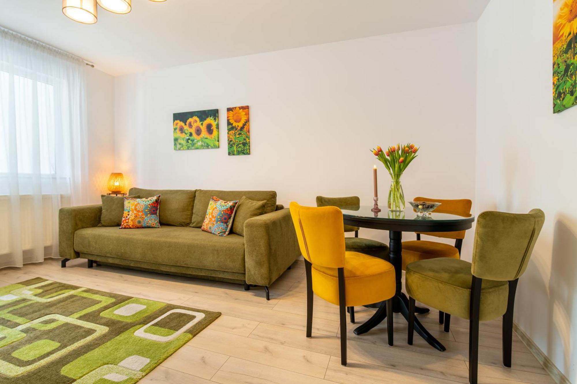 Springhome - Cozy Apartment With Balcony & Parking 브라쇼브 외부 사진