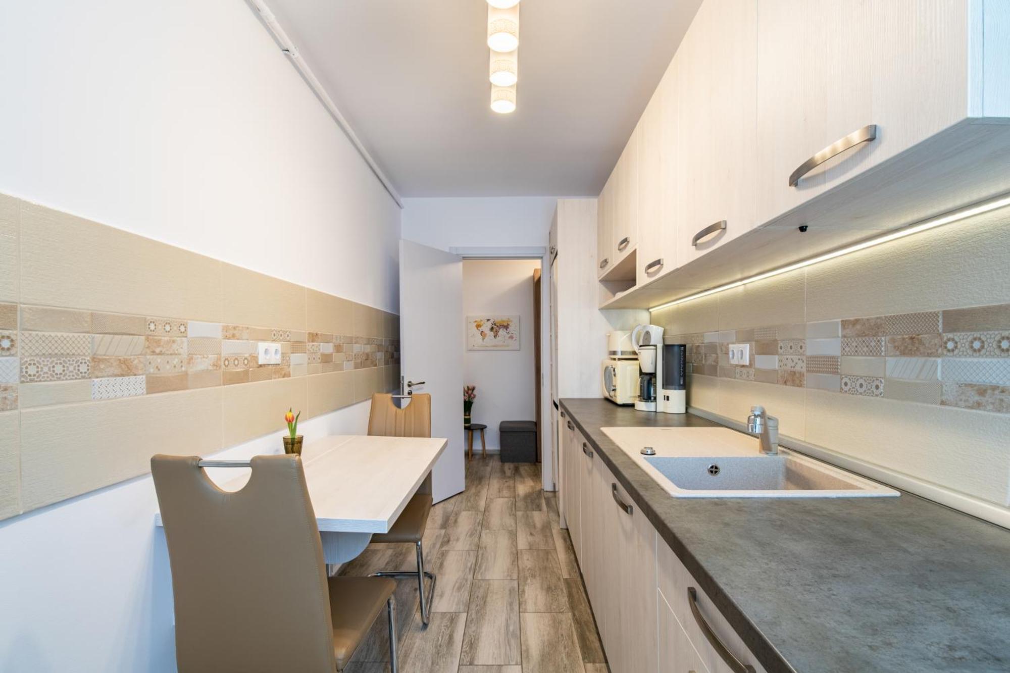 Springhome - Cozy Apartment With Balcony & Parking 브라쇼브 외부 사진