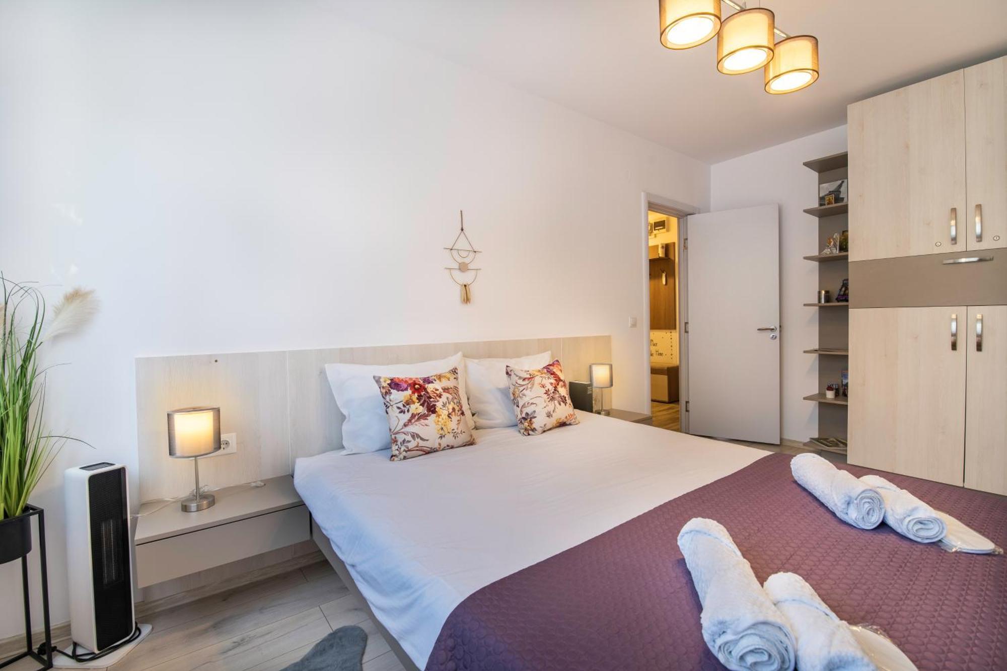 Springhome - Cozy Apartment With Balcony & Parking 브라쇼브 외부 사진