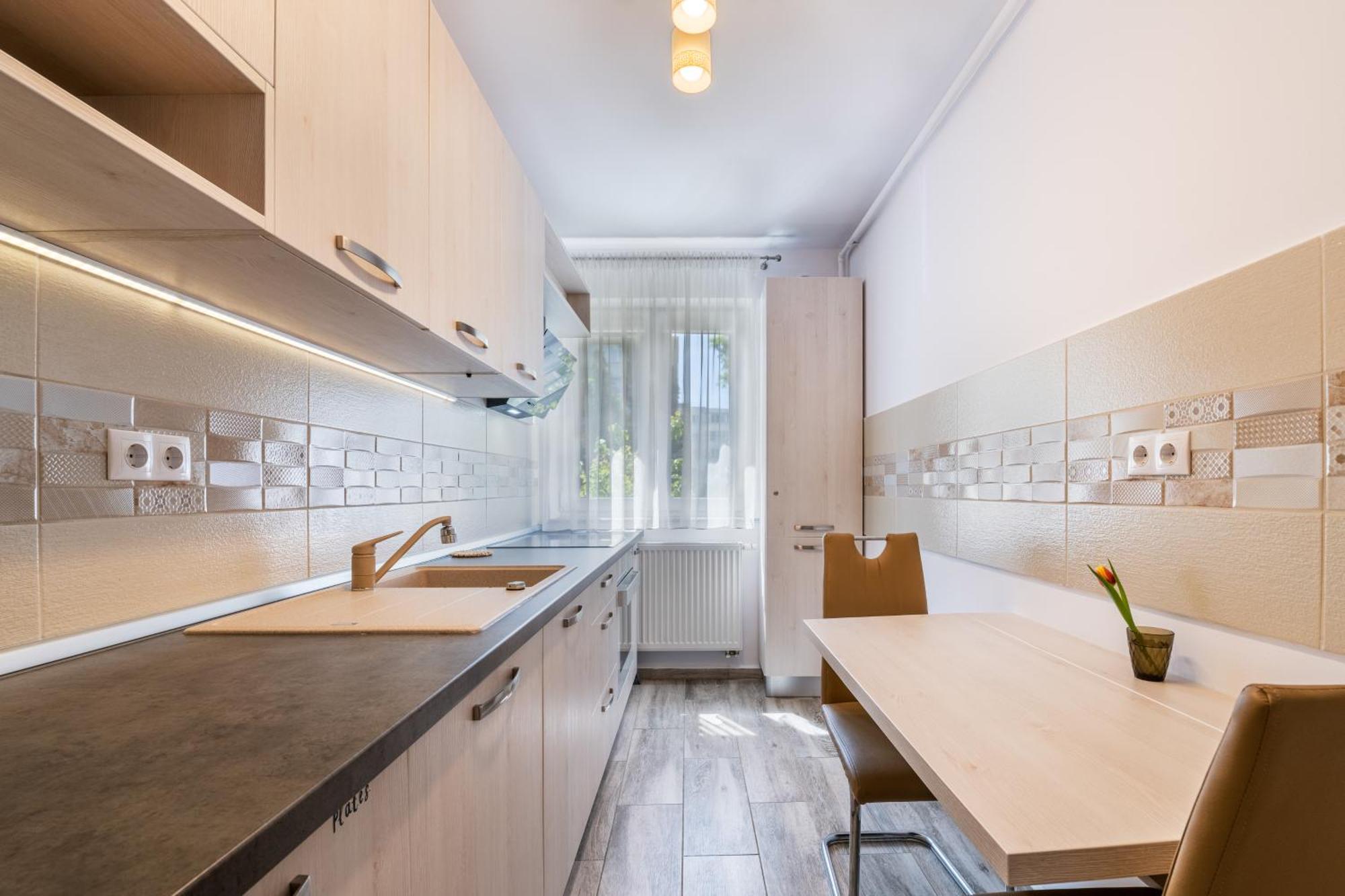Springhome - Cozy Apartment With Balcony & Parking 브라쇼브 외부 사진