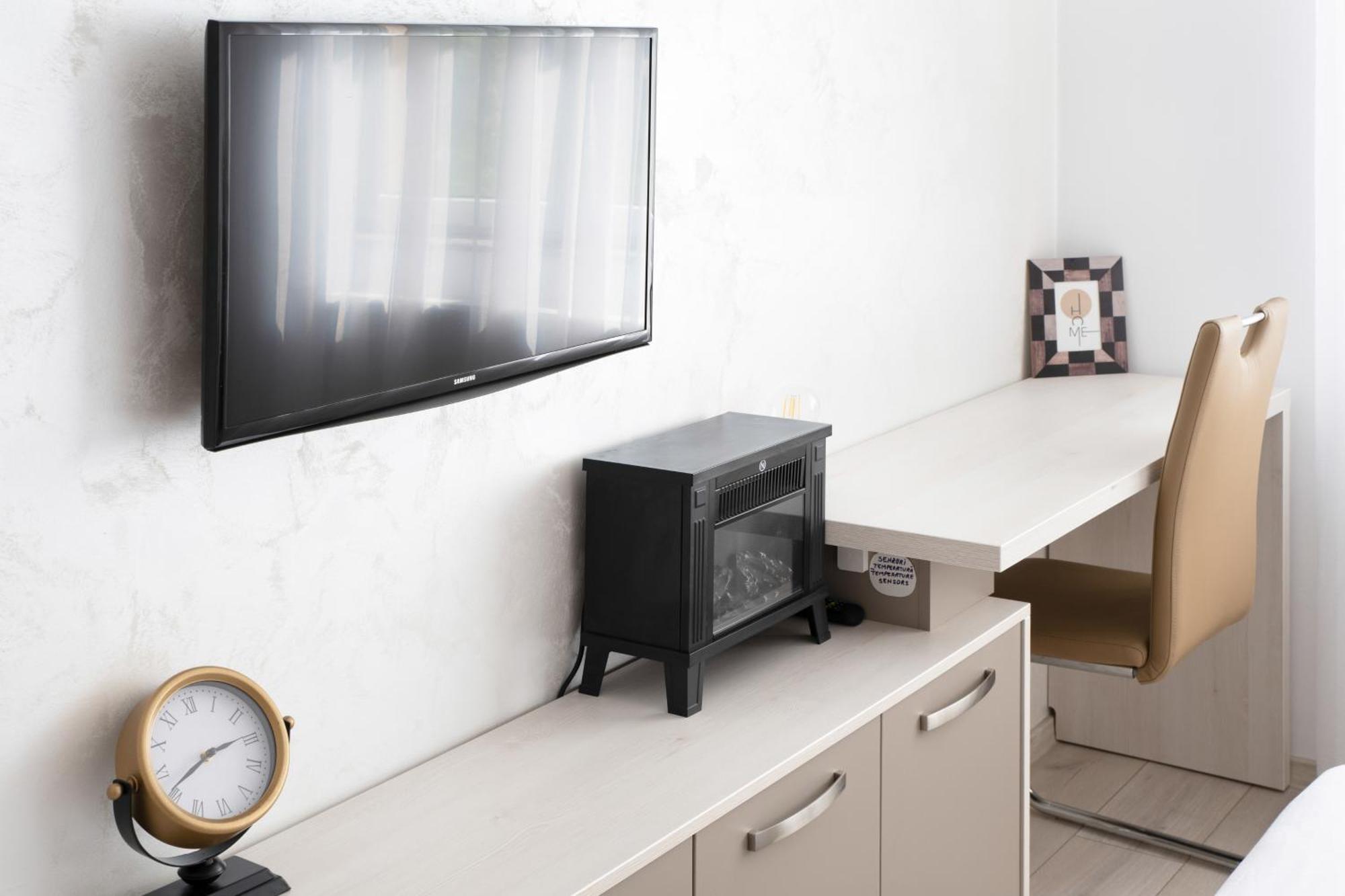 Springhome - Cozy Apartment With Balcony & Parking 브라쇼브 외부 사진