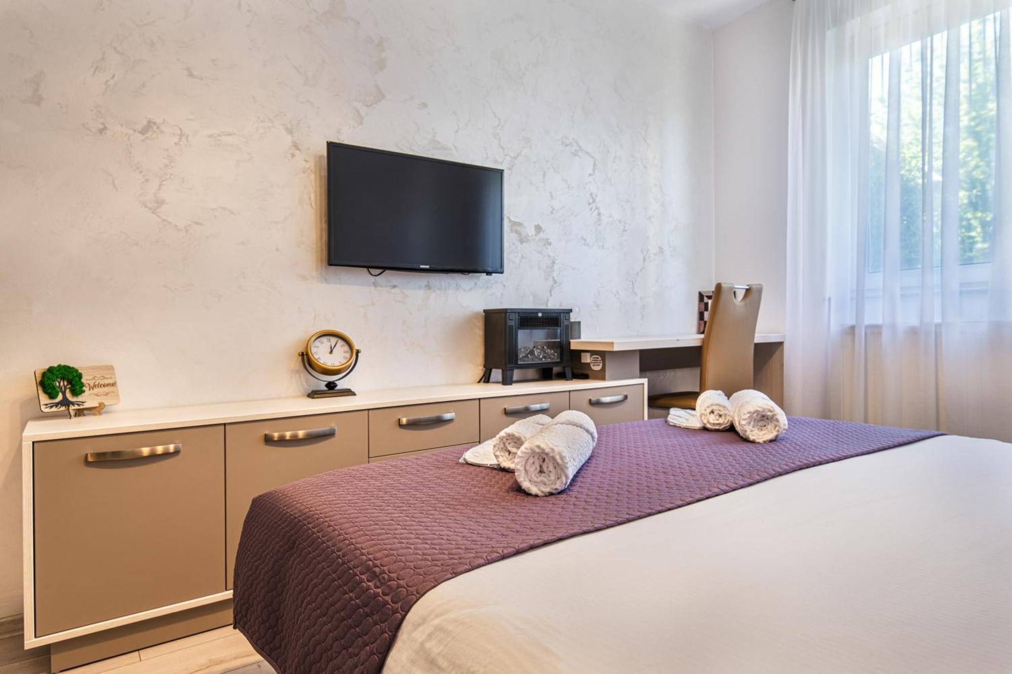 Springhome - Cozy Apartment With Balcony & Parking 브라쇼브 외부 사진